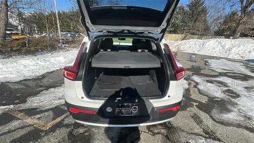 2025 Volvo XC40 B5 Core Bright Theme