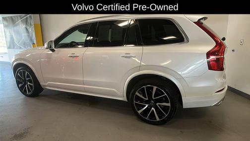 Crystal White Metallic 2020 Volvo XC90 T6 Momentum