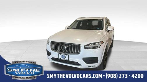 Crystal White Metallic 2020 Volvo XC90 T6 Momentum