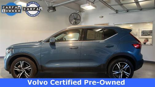 2025 Volvo XC40 B5 Core Bright Theme