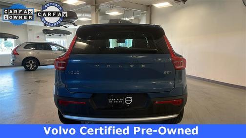 2025 Volvo XC40 B5 Core Bright Theme