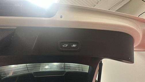 2026 Volvo XC40 Plus, B5 AWD Gas (mild hybrid), Dark