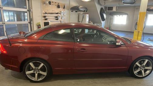 2011 Volvo C70 T5