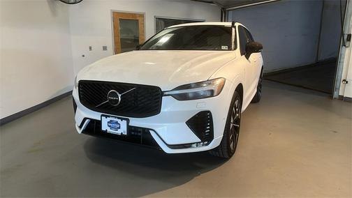 2026 Volvo XC60 B5 Plus
