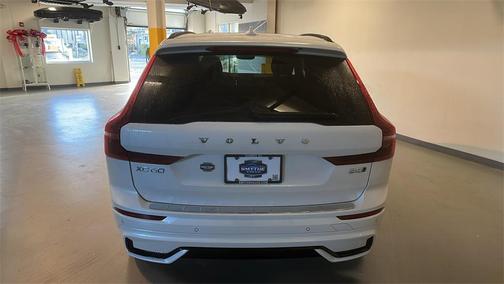 2026 Volvo XC60 B5 Plus