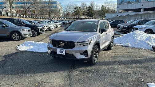 2026 Volvo XC40 B5 Ultra