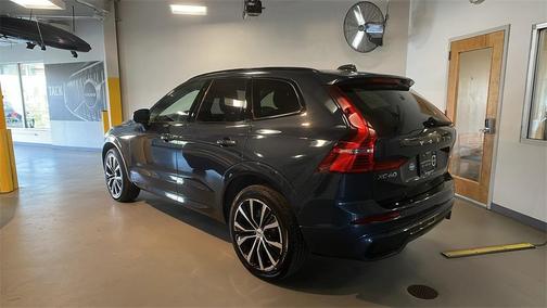 2025 Volvo XC60 B5 Plus