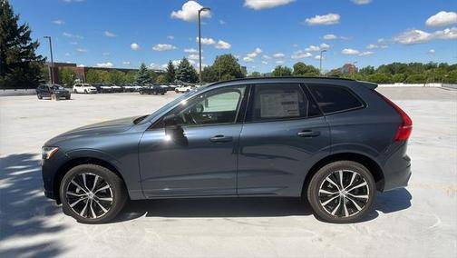 2025 Volvo XC60 Plus