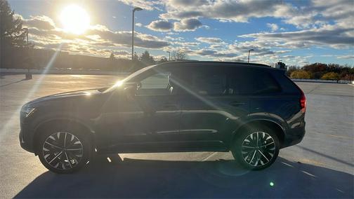 2026 Volvo XC90 Plug-In Hybrid T8 Ultra Dark Theme 6-Seater