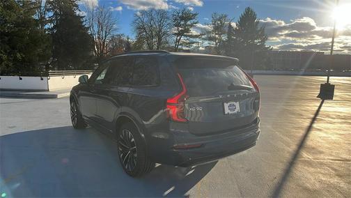 2026 Volvo XC90 Plug-In Hybrid T8 Ultra Dark Theme 6-Seater