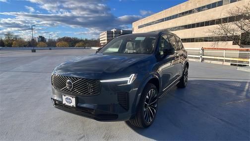 2026 Volvo XC90 Plug-In Hybrid T8 Ultra Dark Theme 6-Seater