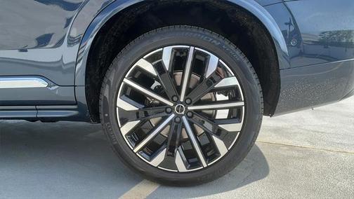 2025 Volvo XC90 B6 Plus 6-Seater