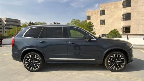 2025 Volvo XC90 B6 Plus 6-Seater