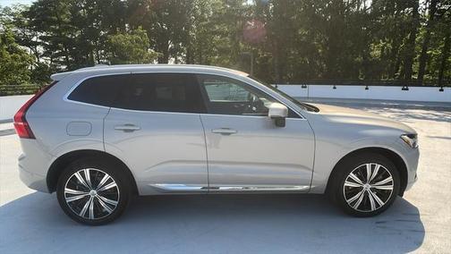 2023 Volvo XC60 Recharge Plug-In Hybrid T8 Plus Bright Theme