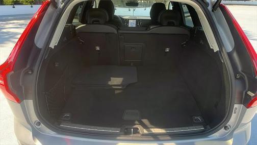 2023 Volvo XC60 Recharge Plug-In Hybrid T8 Plus Bright Theme