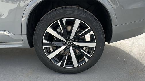 2026 Volvo XC90 Core, B5 AWD Gas (mild hybrid), Gasoline, Bright, 7 Seats