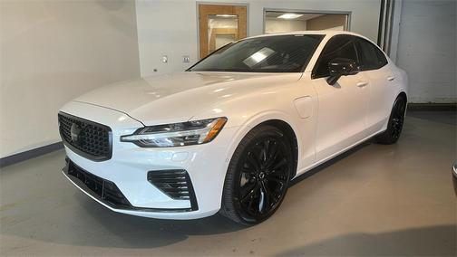 2024 Volvo S60 Recharge Plug-In Hybrid T8 Plus Black Edition