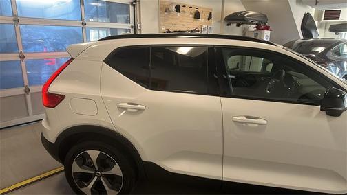 2025 Volvo XC40 B5 Plus Dark Theme