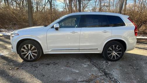 2025 Volvo XC90 B6 Plus 7-Seater