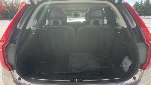 2025 Volvo XC90 B5 Plus