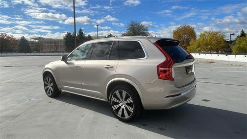 2025 Volvo XC90 B5 Plus