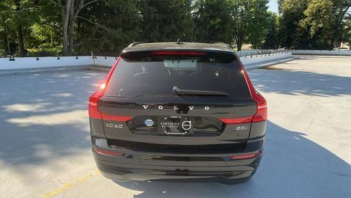 2022 Volvo XC60 B5 Momentum