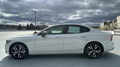 2025 Volvo S60 B5 Core