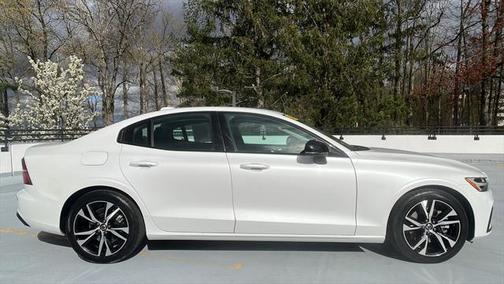 2025 Volvo S60 B5 Core
