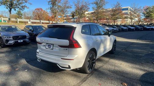2026 Volvo XC60 B5 Plus