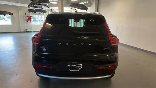 2025 Volvo XC40 B5 Core Bright Theme