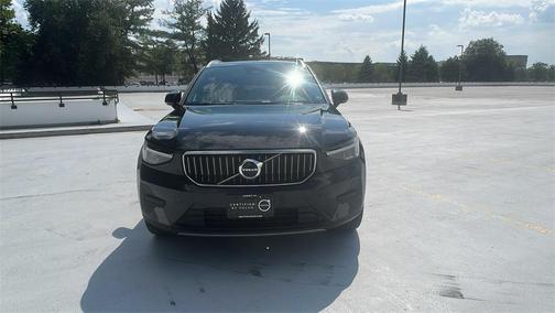 2025 Volvo XC40 B5 Core Bright Theme
