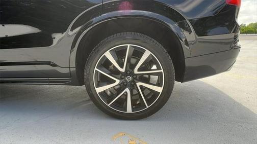 2023 Volvo XC90 Recharge Plug-In Hybrid T8 Ultimate Dark Theme 7-Seater