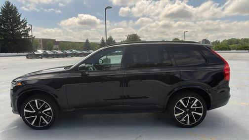 2023 Volvo XC90 Recharge Plug-In Hybrid T8 Ultimate Dark Theme 7-Seater