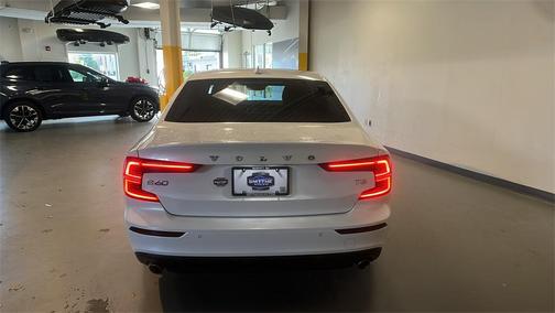 2020 Volvo S60 T5 Momentum