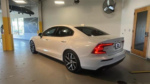 2020 Volvo S60 T5 Momentum
