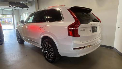 2025 Volvo XC90 Plug-In Hybrid T8 Plus 7-Seater
