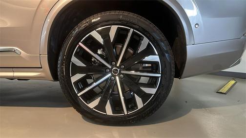 2026 Volvo XC90 B6 Plus 6-Seater