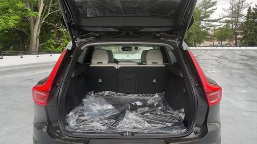 2025 Volvo XC40 Plus Dark Theme