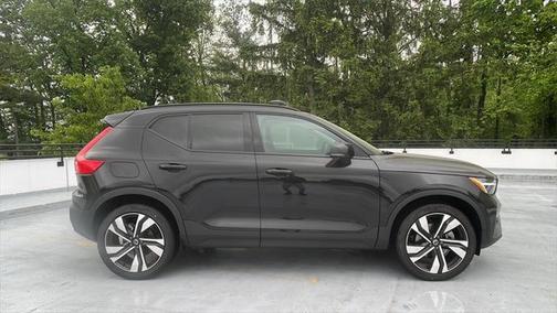 2025 Volvo XC40 Plus Dark Theme