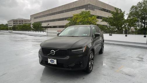 2025 Volvo XC40 Plus Dark Theme