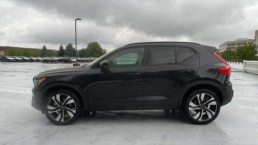 2025 Volvo XC40 Plus Dark Theme