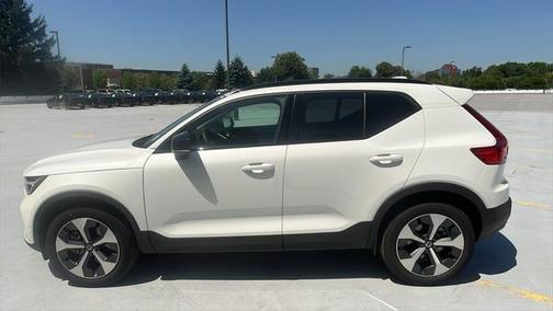 2025 Volvo XC40 B5 Plus Dark Theme