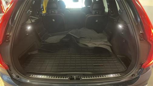 2023 Volvo XC90 B5 Plus