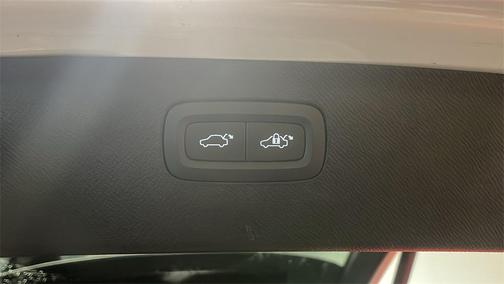 2022 Volvo XC90 T6 Momentum