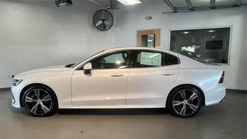 2022 Volvo S60 T5