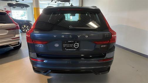 2025 Volvo XC60 B5 Plus
