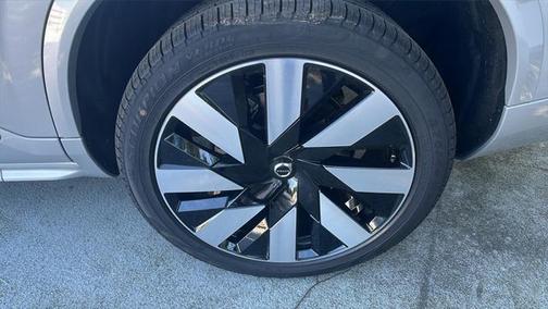 2025 Volvo XC90 Plug-In Hybrid T8 Plus 6-Seater