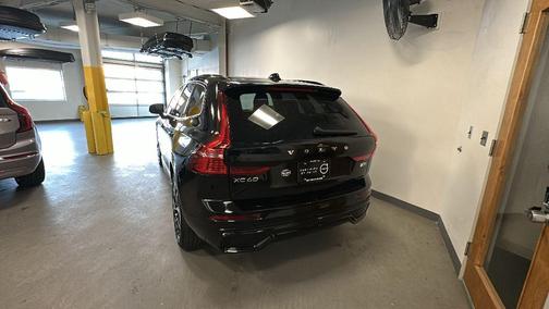 2025 Volvo XC60 B5 Plus