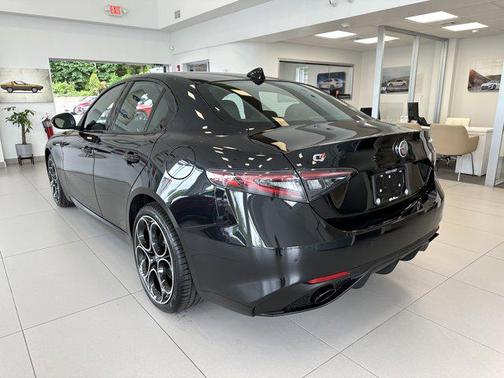 2025 Alfa Romeo Giulia AWD