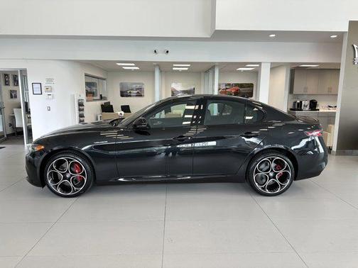 2025 Alfa Romeo Giulia AWD